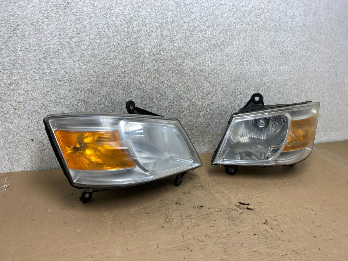 2008 to 2010 Dodge Caravan Left+Right Set Side Halogen Headlights AI1085 DW2