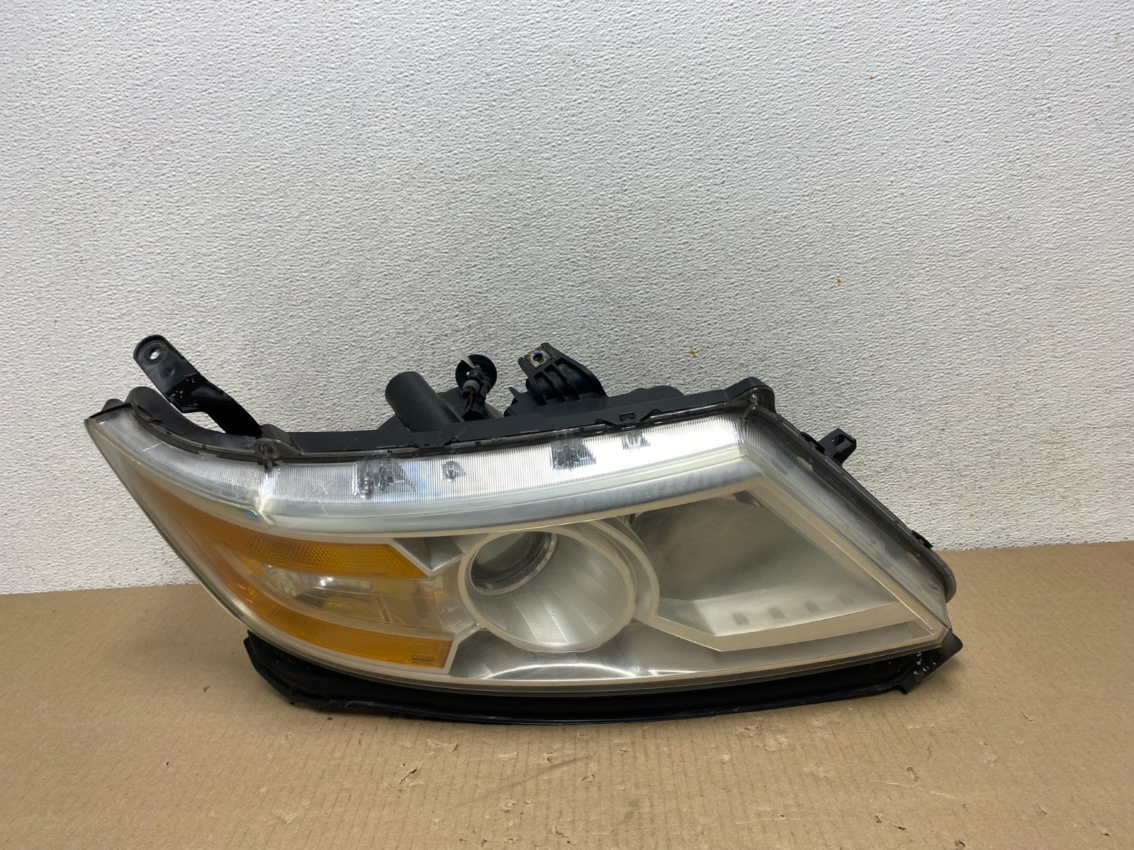 2011 to 2013 Honda Odyssey Front Right Passenger Headlight Halogen AG5878 DW0