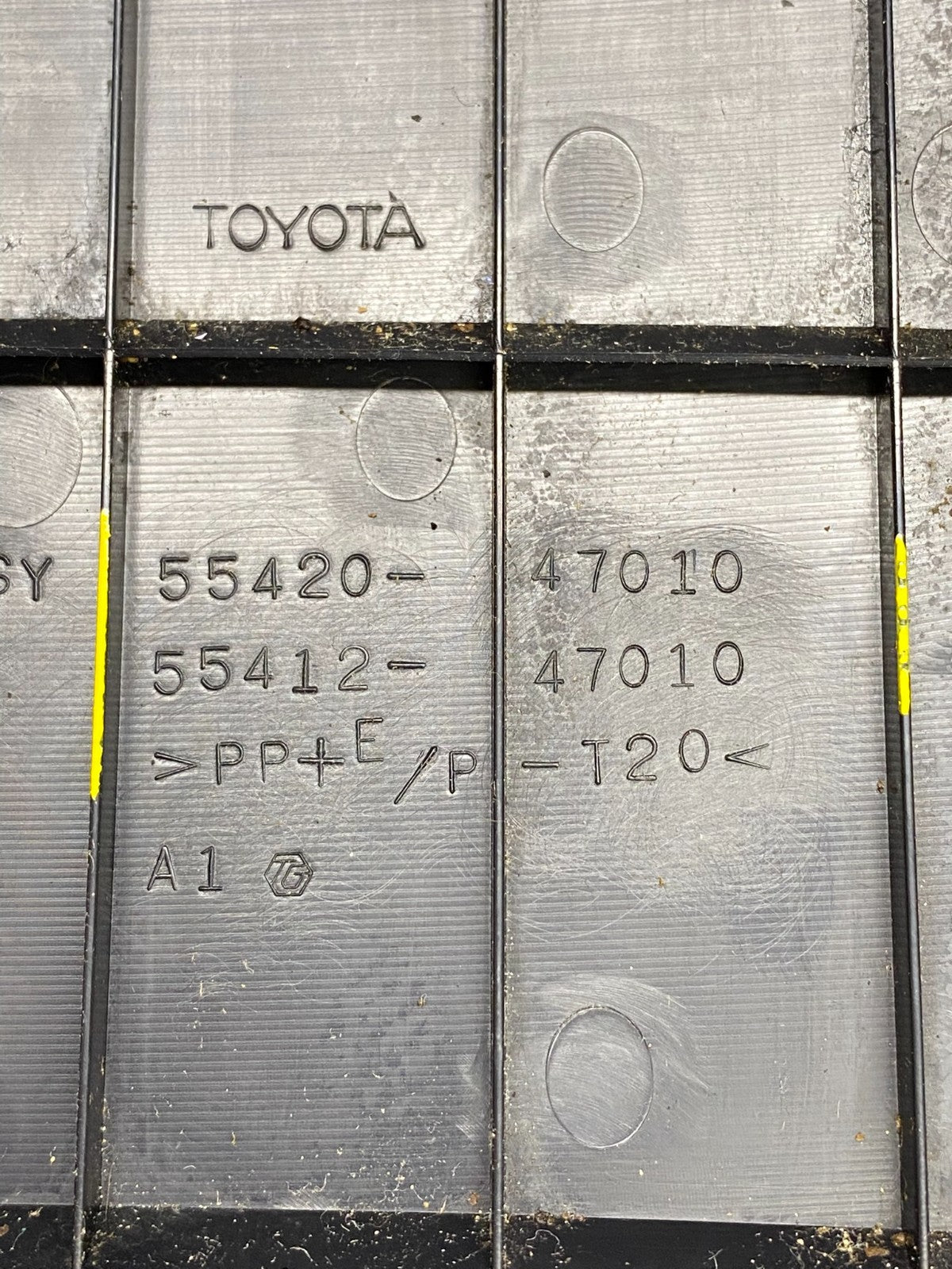 2004 to 2009 Toyota Prius Center Console Storage Trim Bezel T4509 DG5