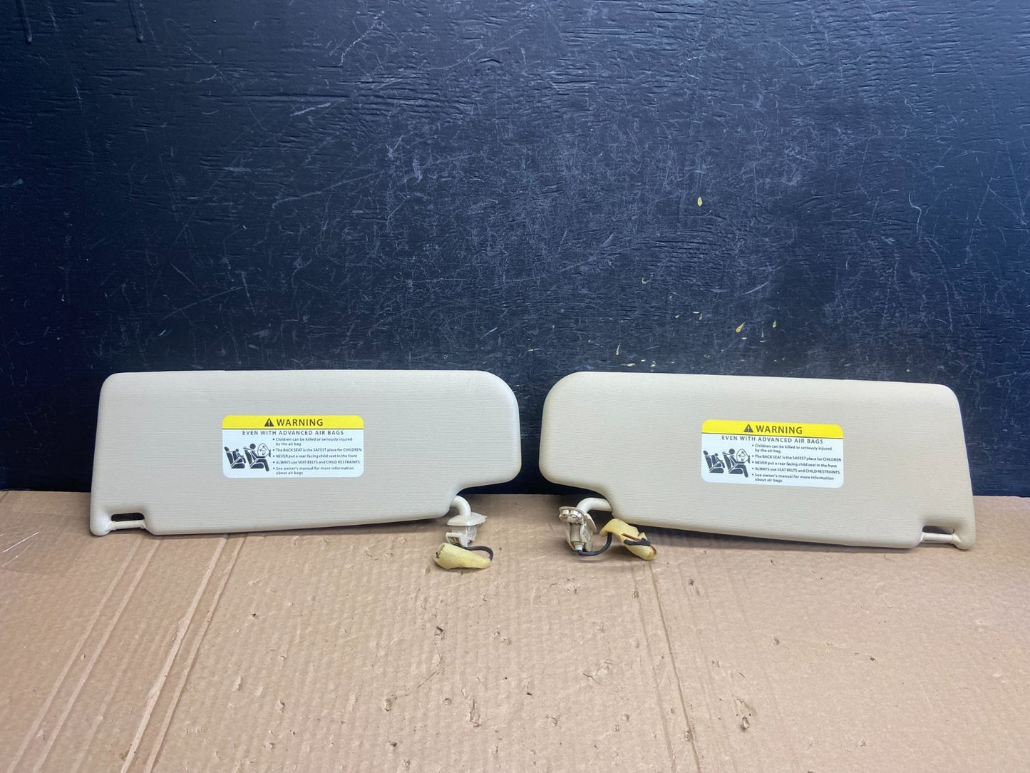 2011 to 2016 Volkswagen Jetta Right+Left Set Sun Visors AF62934