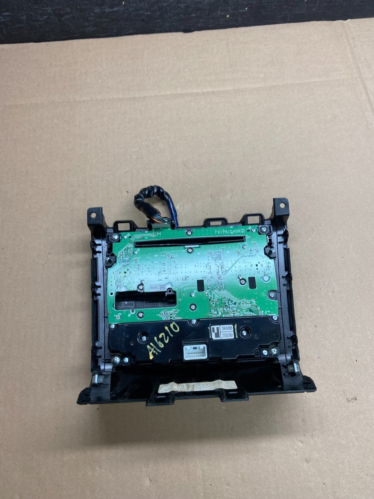2013 to 2016 Nissan Pathfinder Radio Temperature Climate Control AI6210 DG5