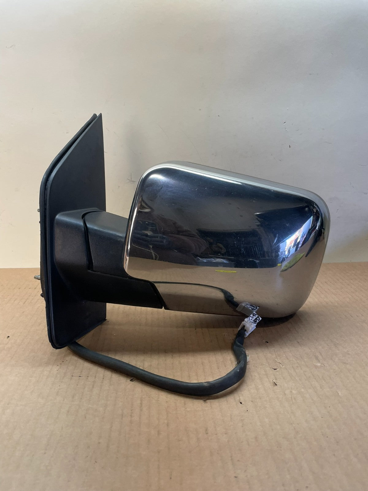 2004 to 2015 Nissan Armada Left Driver LH View Door Heated Mirror aj1131 DG0