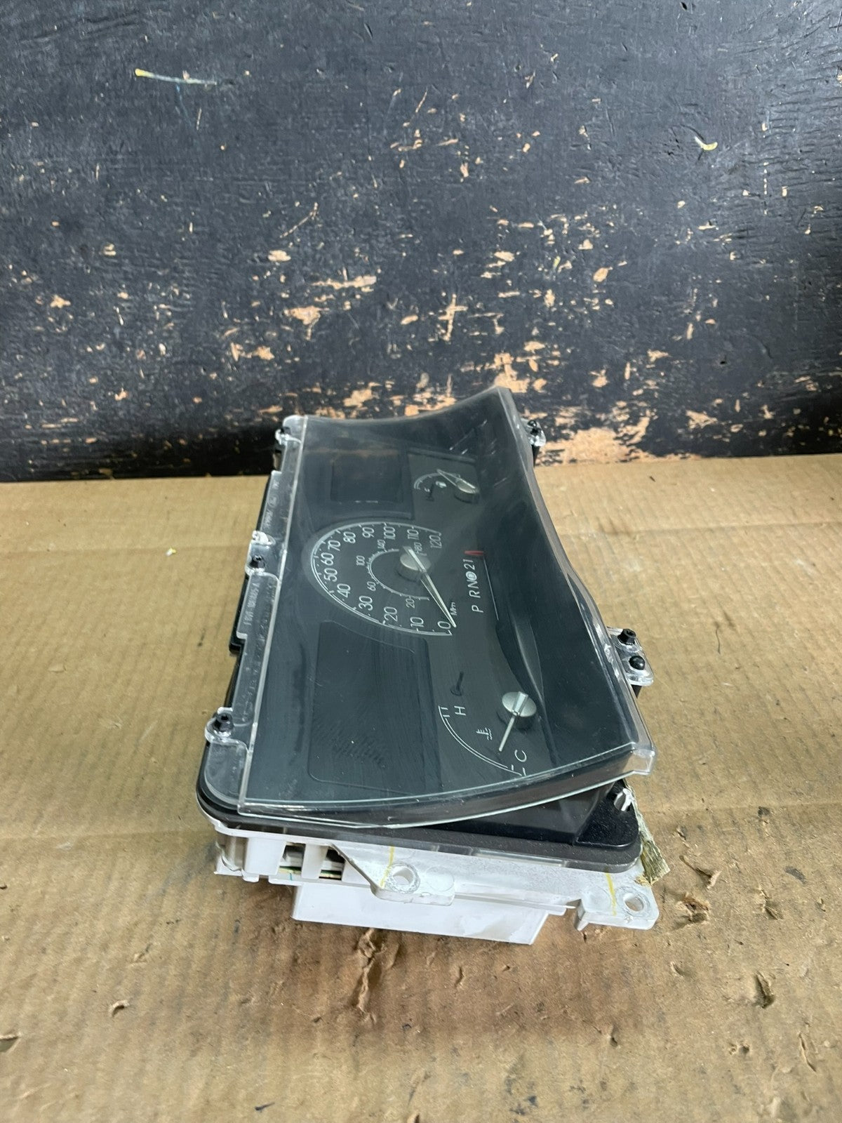 2003 2004 Lincoln Town Car Speedometer Gauge Cluster AB28923