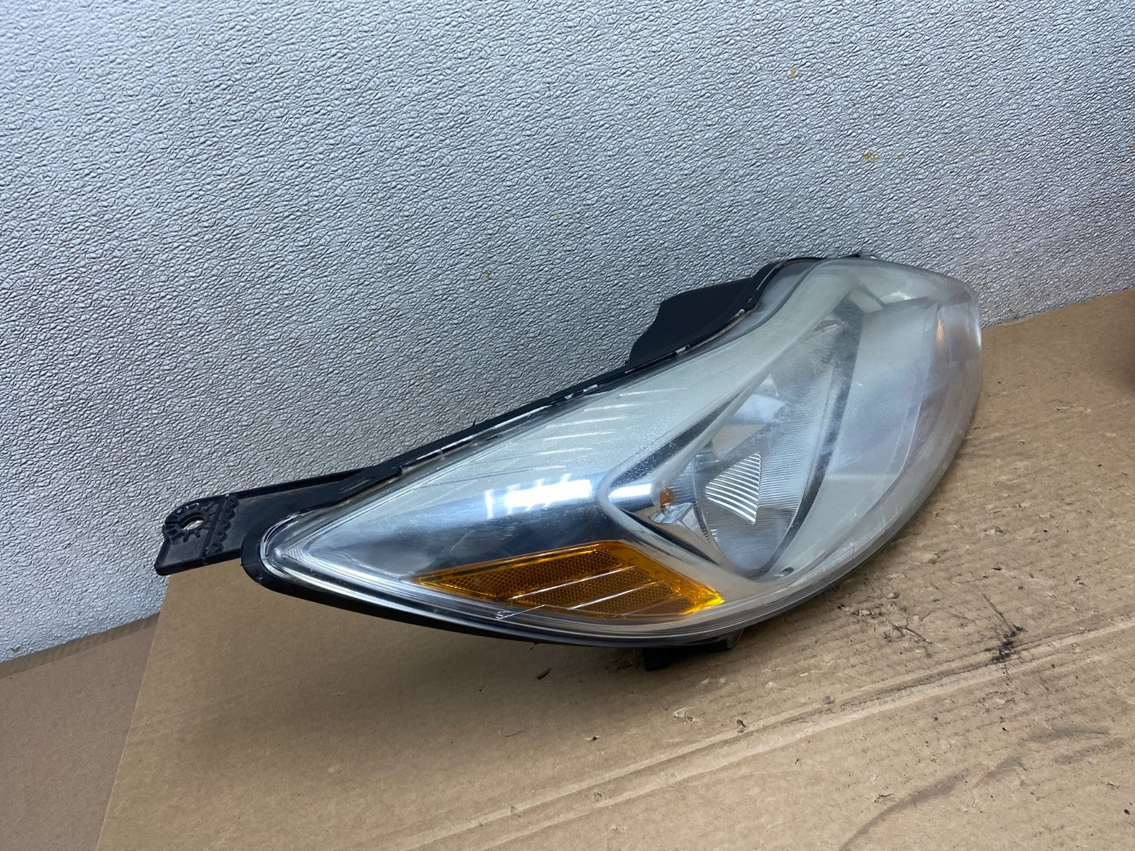 2012 2013 2014 Ford Focus Right Passenger Rh Side Headlight Oem AB4630 DW2
