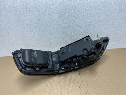 2005 to 2011 Lincoln Town Car Right Passenger Rh Side Headlight AE7028 DW6