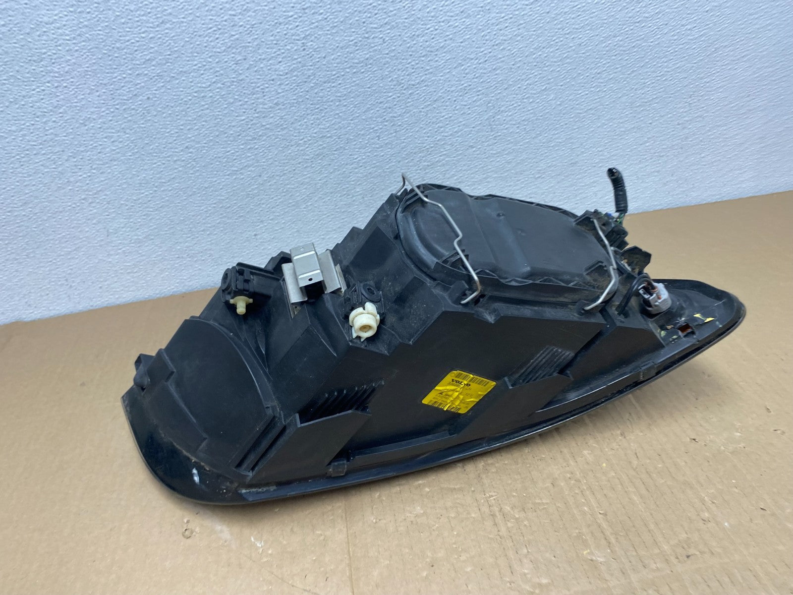 2004 to 2007 Volvo S40 Left Driver LH Side Headlight Oem AB8176 DW6