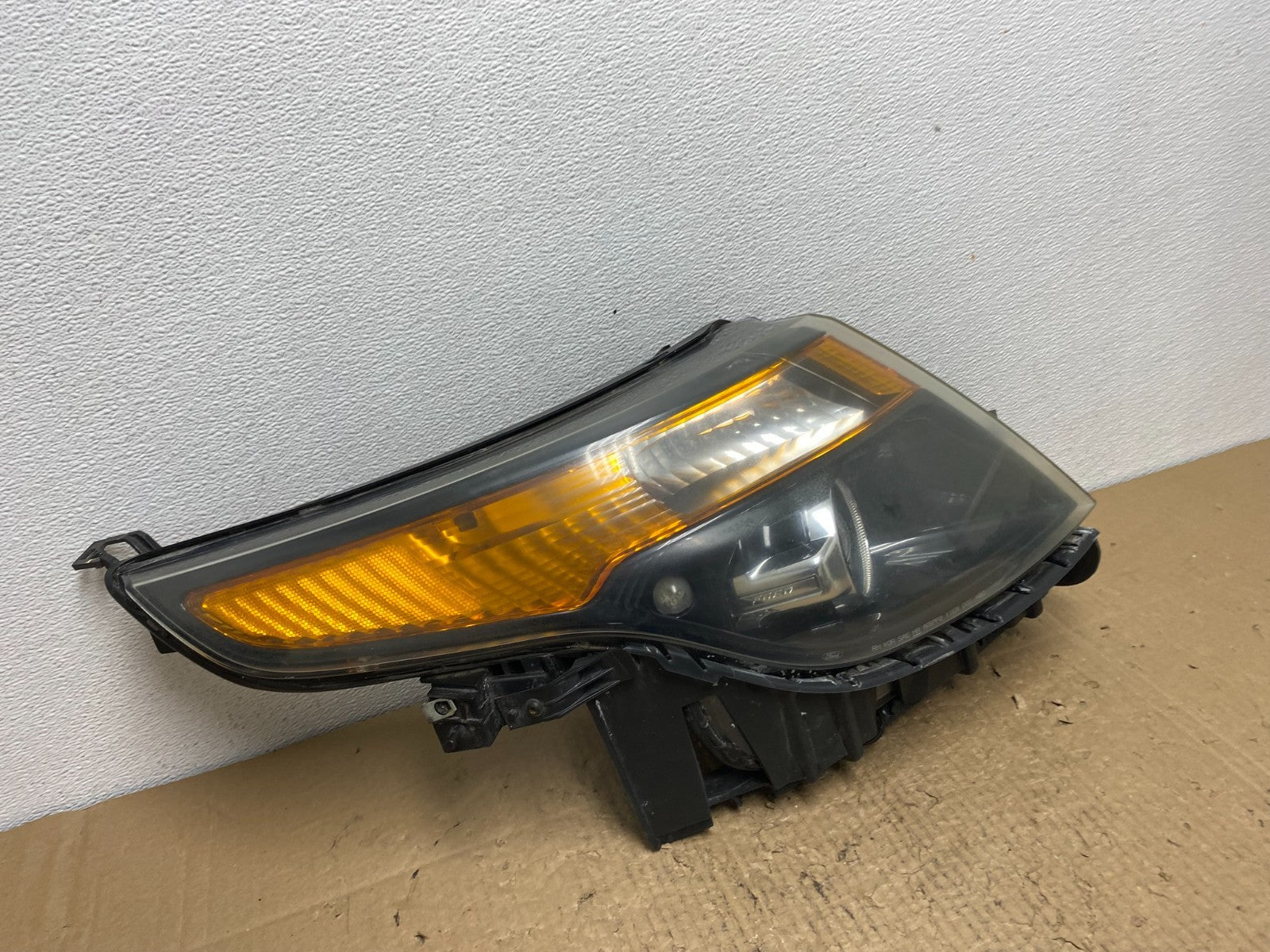 2011 - 2015 Ford Explorer Police Right Passenger Halogen Headlight Oem AC4125 DW2