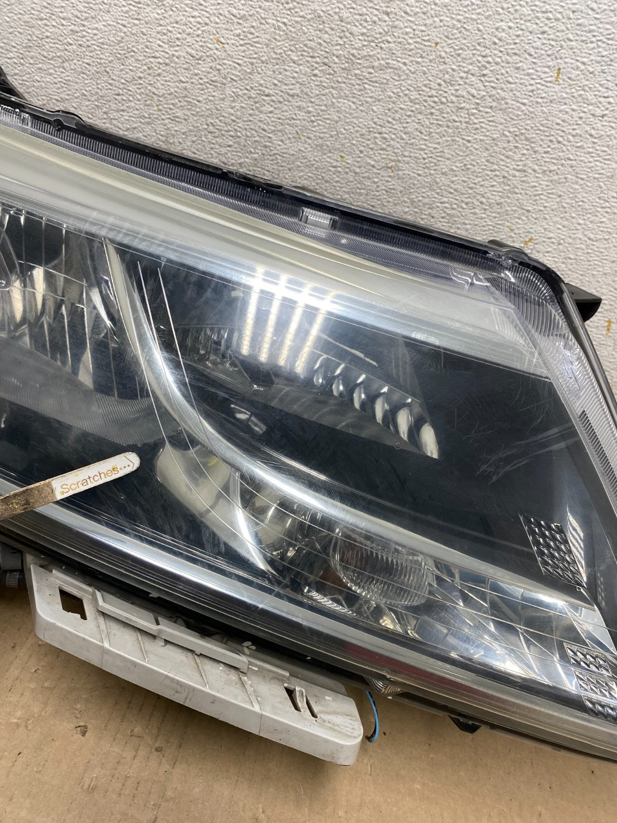 2013 to 2016 Nissan Pathfinder Right Passenger RH Side Headlight AJ2010 DW3