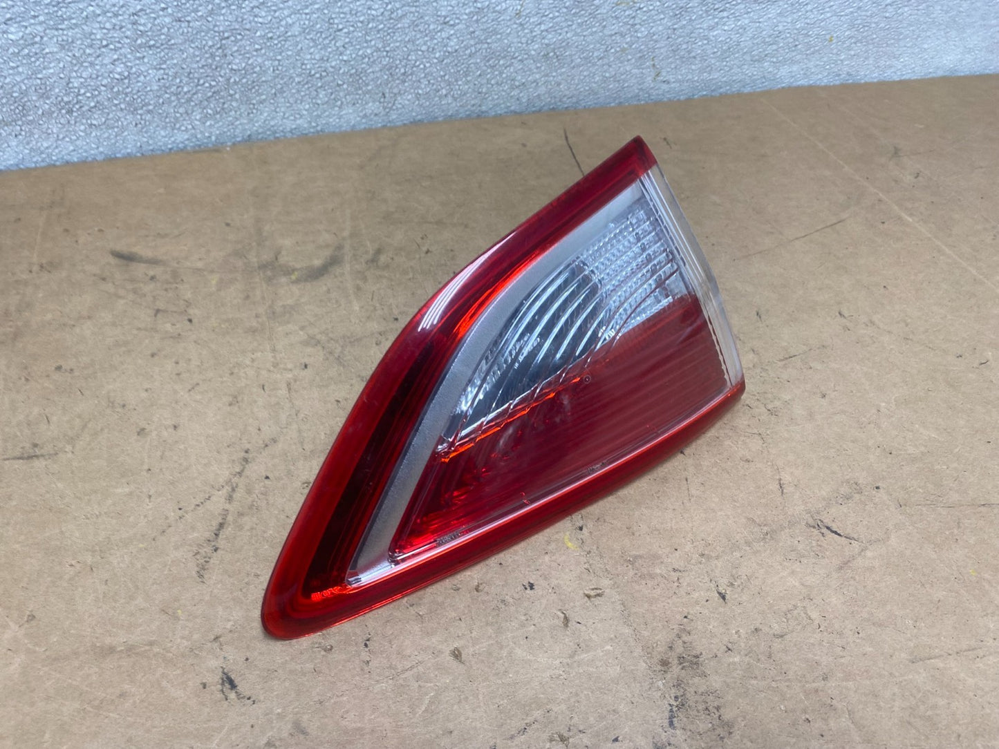 2013 to 2016 Ford Escape Left Driver LH Side Inner Tail Light OEM X5273 DW2