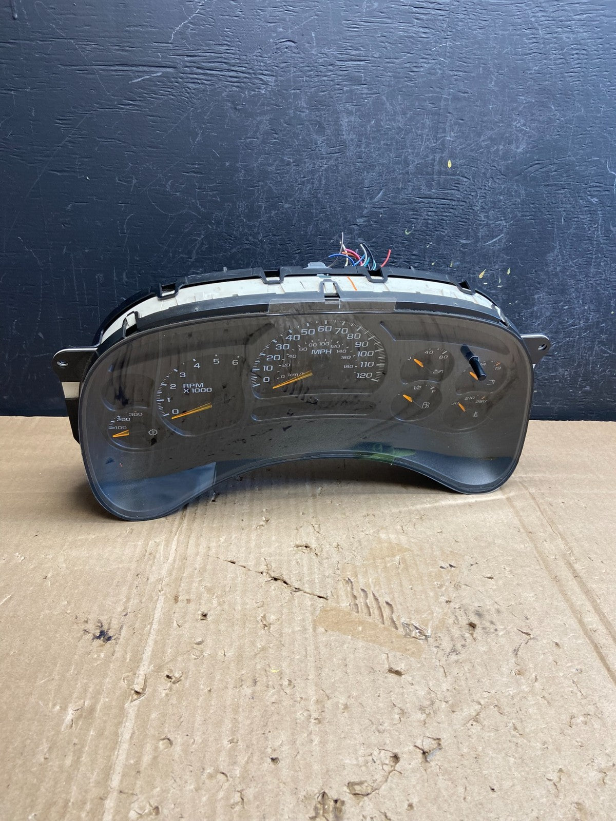 2003 to 2006 Chevrolet Silverado Yukon Cluster Gauge Speedometer AE1894 DG0