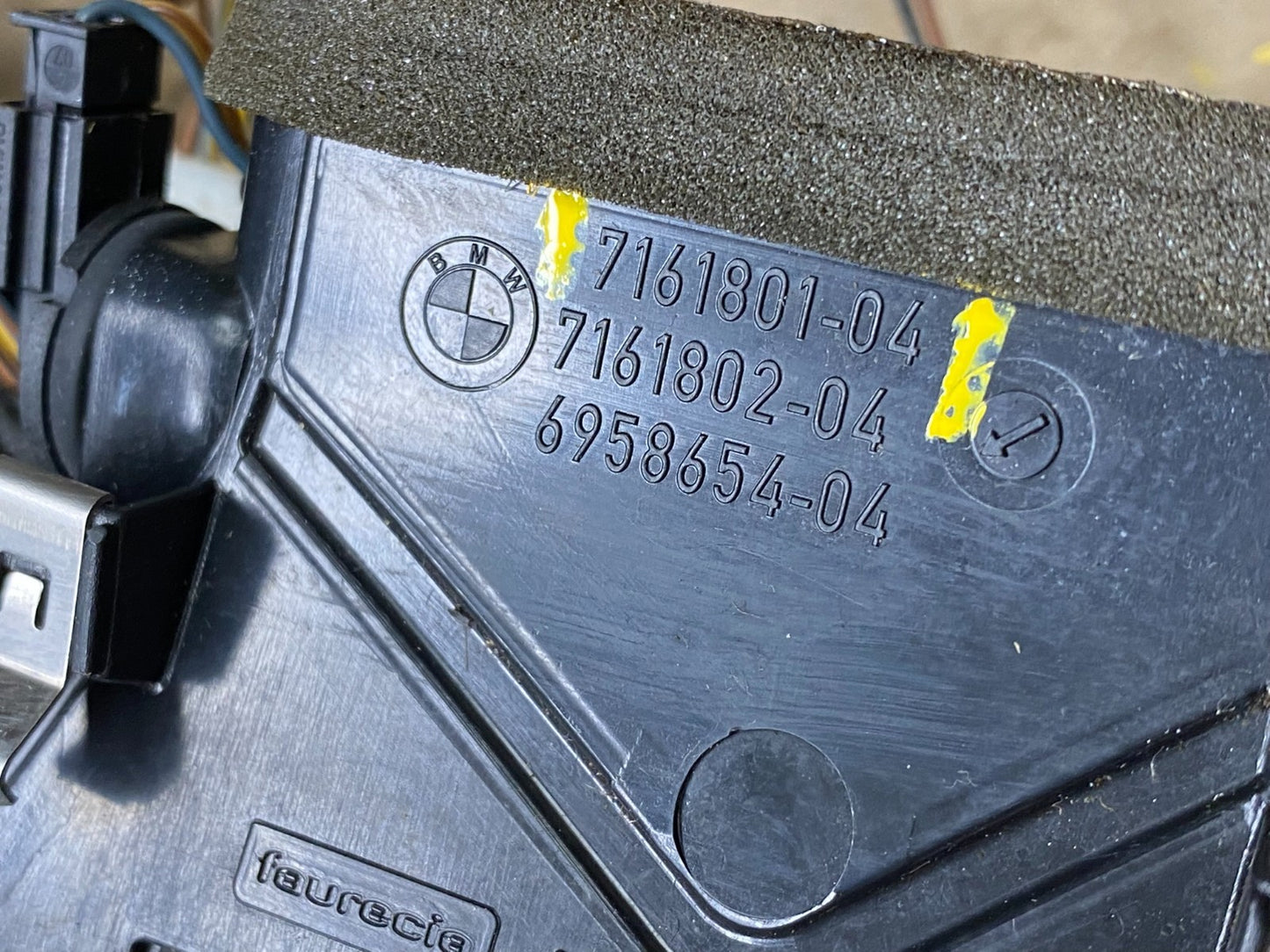 2007 to 2013 BMW X5 X6 Center Console Dash Air Vent OEM V7953 DG6