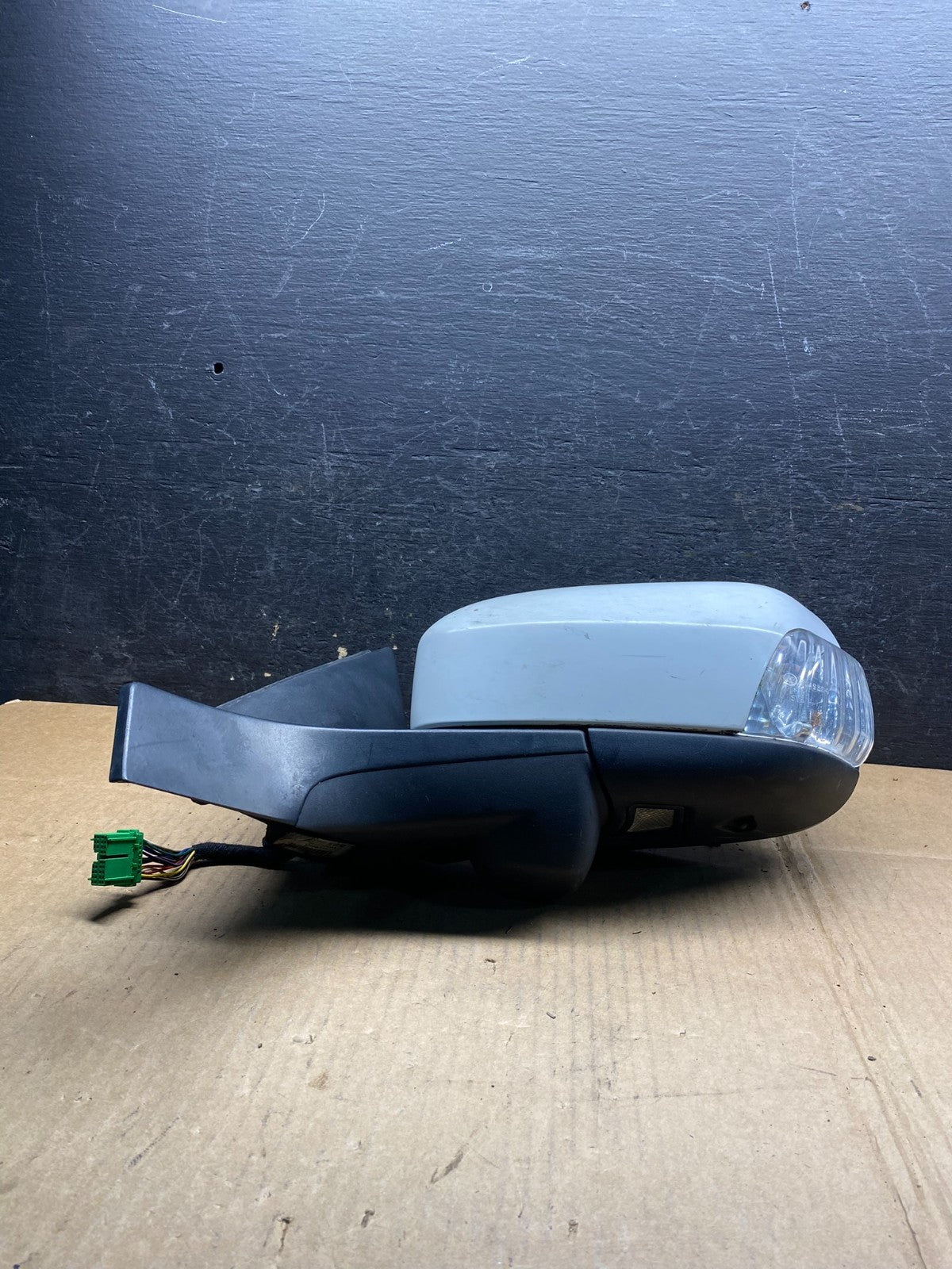2007 - 2011 Volvo XC70 V70 Left Driver View Door Mirror AI9717 DG3