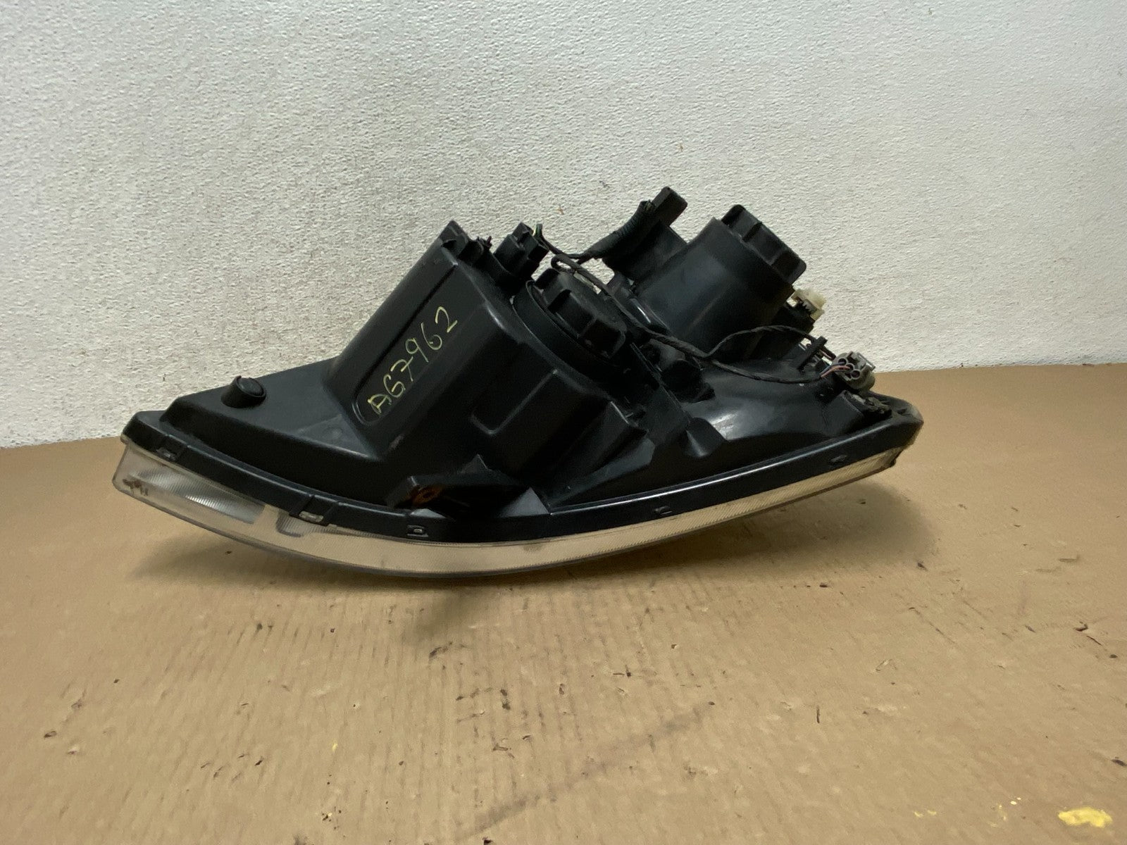 2008-2012 Kia Sedona Left Driver Lh Side Headlight Halogen DEPO AG7962 DW5