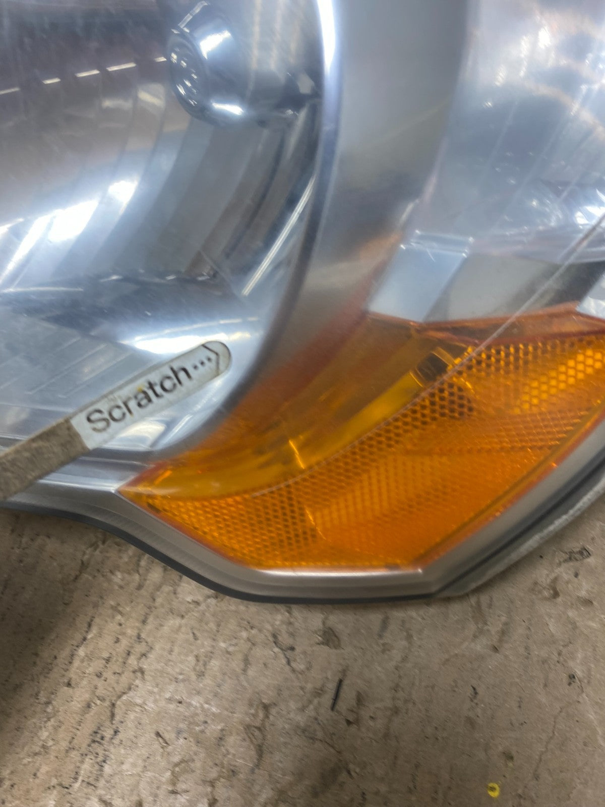 2007 to 2010 Kia Sportage Left Driver LH Halogen Headlight P8827 DW5