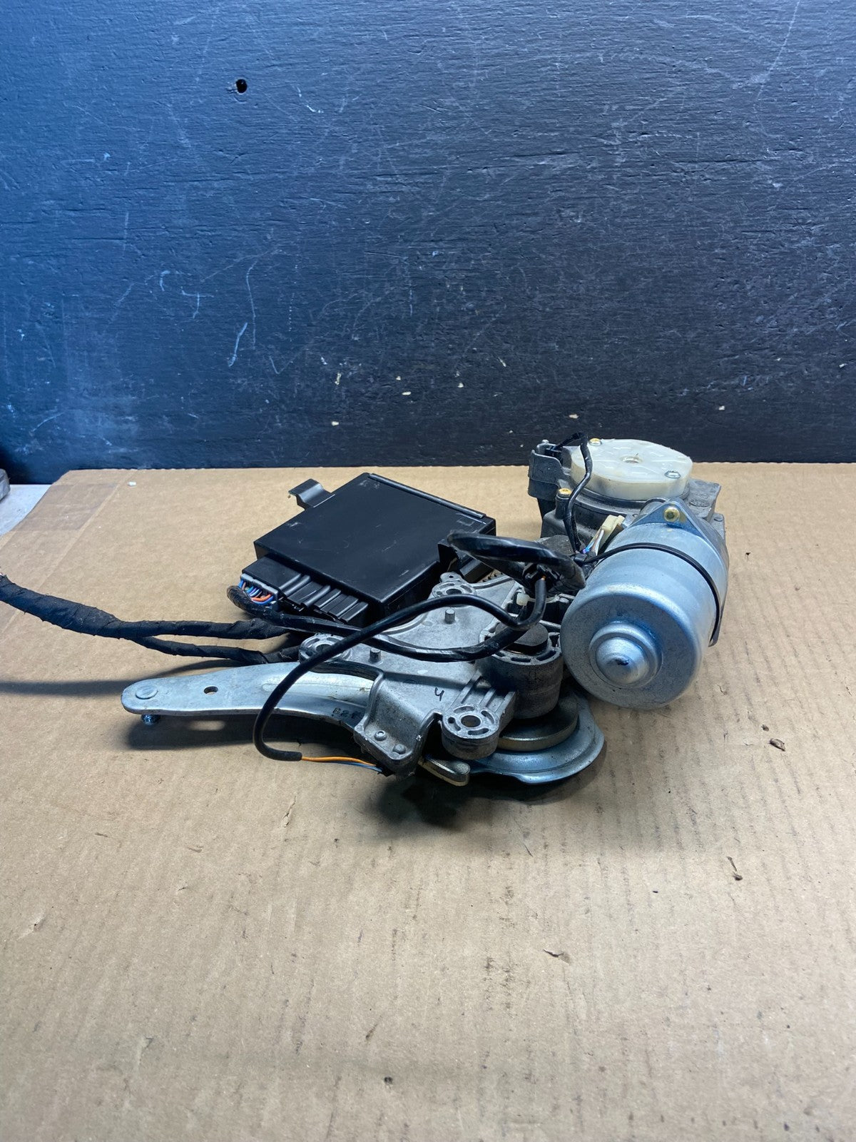 2009-2012 GMC Acadia Power Motor Liftgate Tailgate Control Module AF9221 DG1