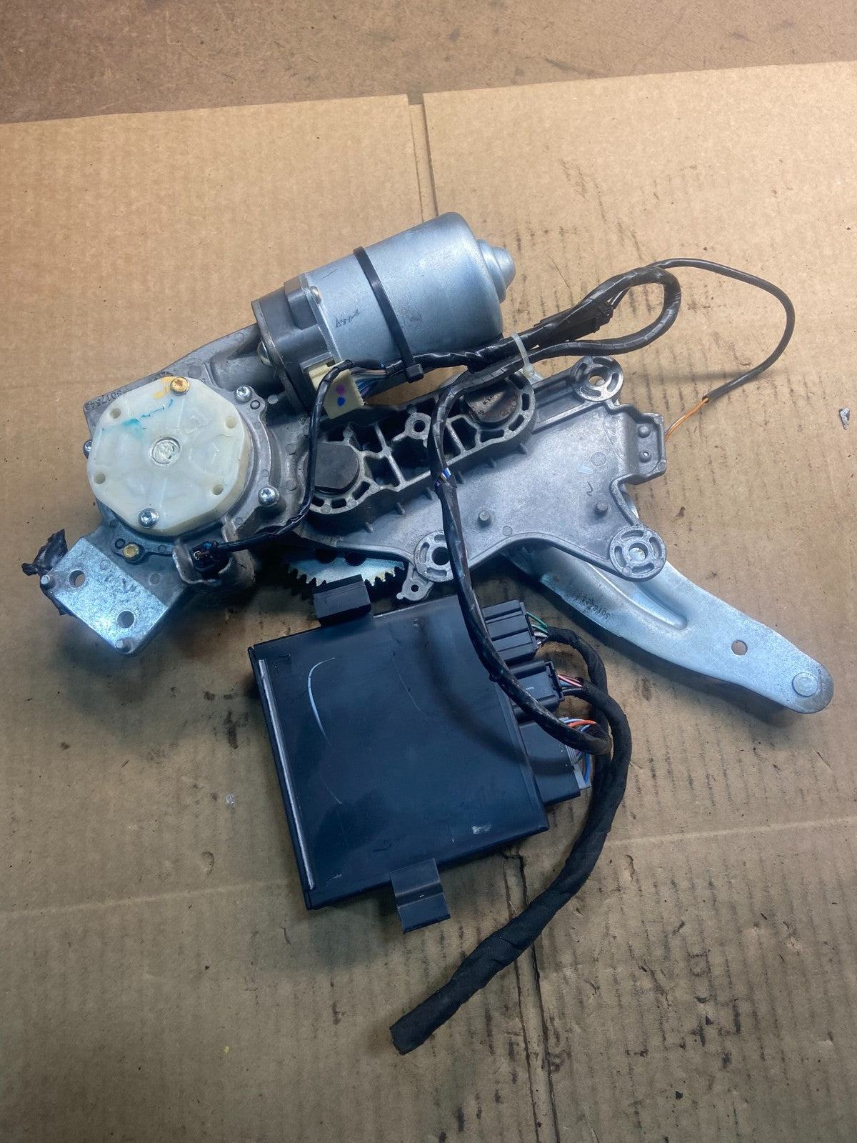 2009-2012 GMC Acadia Power Motor Liftgate Tailgate Control Module Y4355 DG0