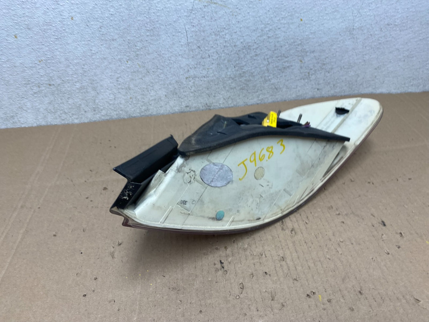 2002 to 2005 BMW 7-Series 745i 760i Left Driver LH Side Tail Light Oem J9683 DW5
