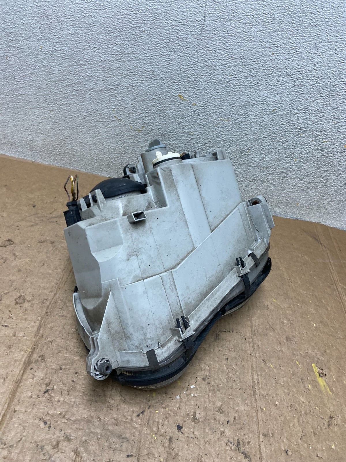 2005 to 2007 Mercedes-Benz C-Class Right Passenger Side Headlight Oem AA4246 DW6