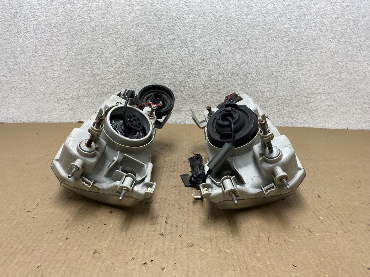 1997-2001 Lexus Es300 Left+Right Headlights Halogen AG8006 DW10