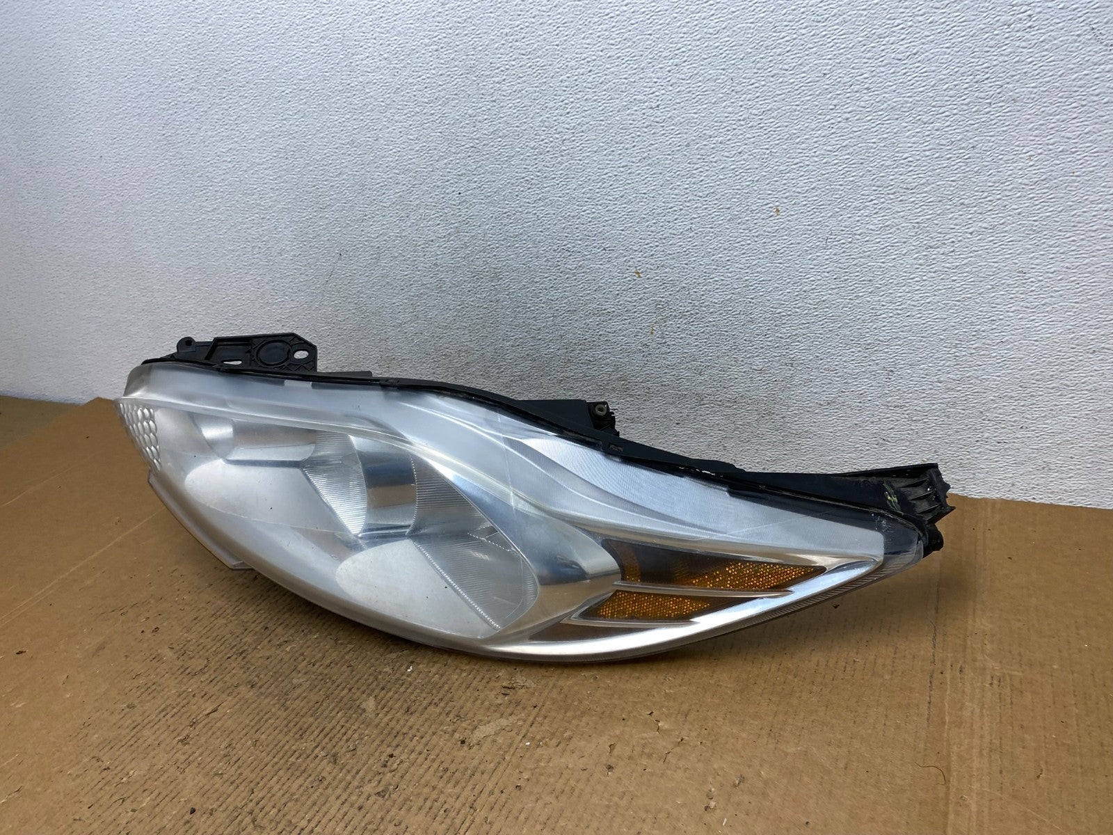 2011 2012 2013 Ford Fiesta Left Driver LH Halogen Headlight AE1616 DW1