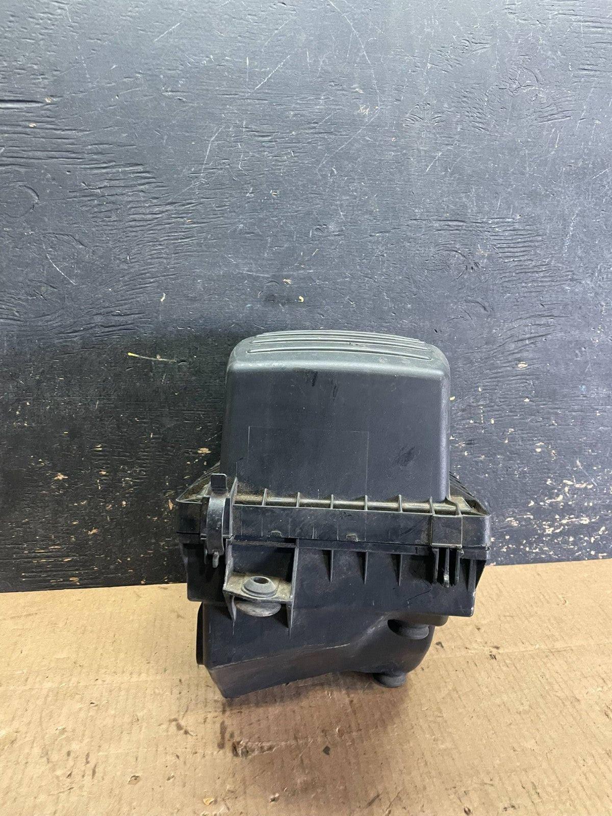 2011 - 2021 Dodge Durango 3.6L Air Filter Cleaner Box OEM aa2412 DG0