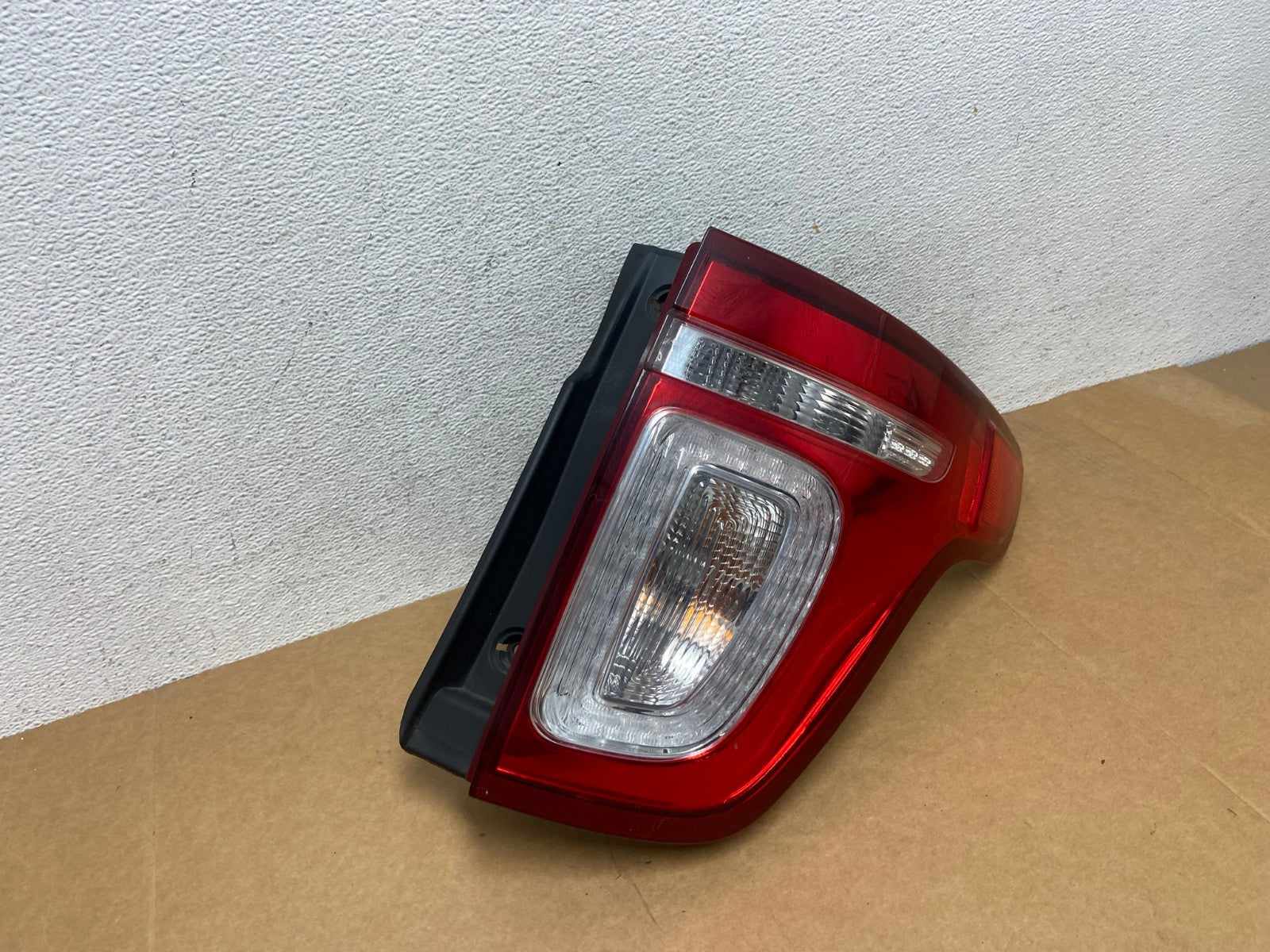 2011-2015 Ford Explorer Police Package Right Passenger Side Tail light AE2894 LK2
