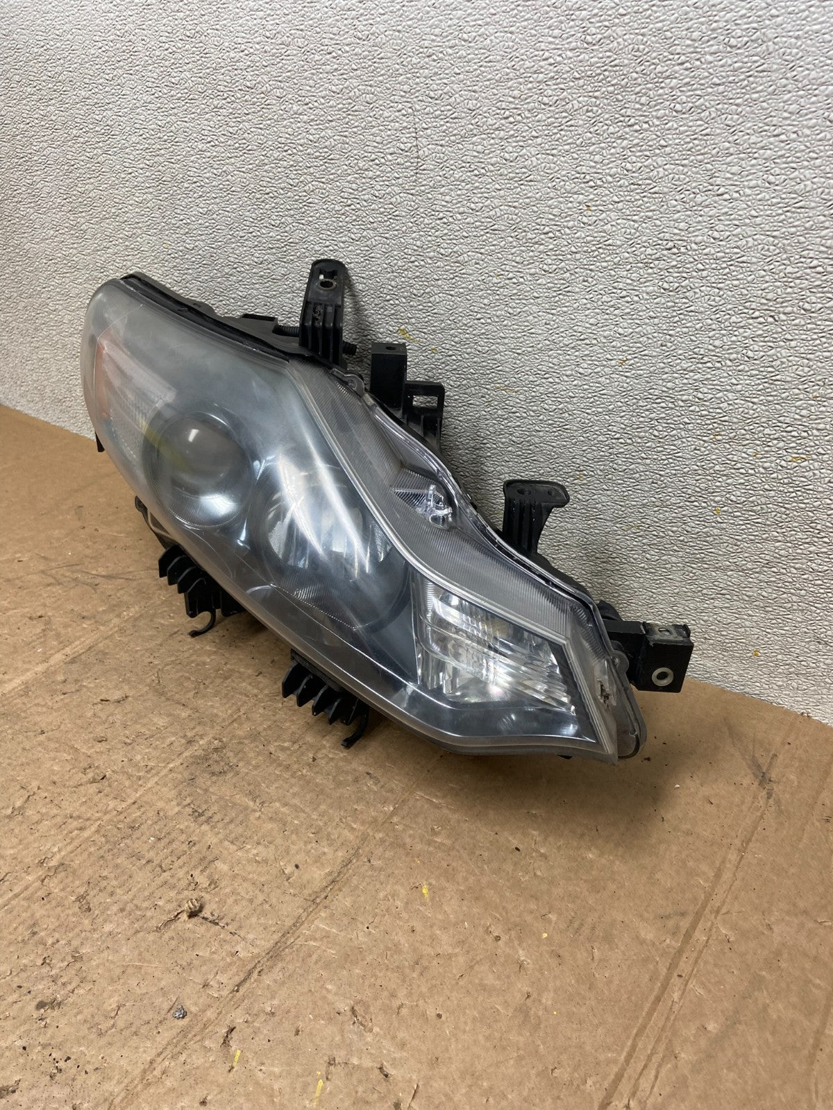 2011 to 2014 Nissan Murano Headlight Right Passenger Rh Oem Halogen AA35321