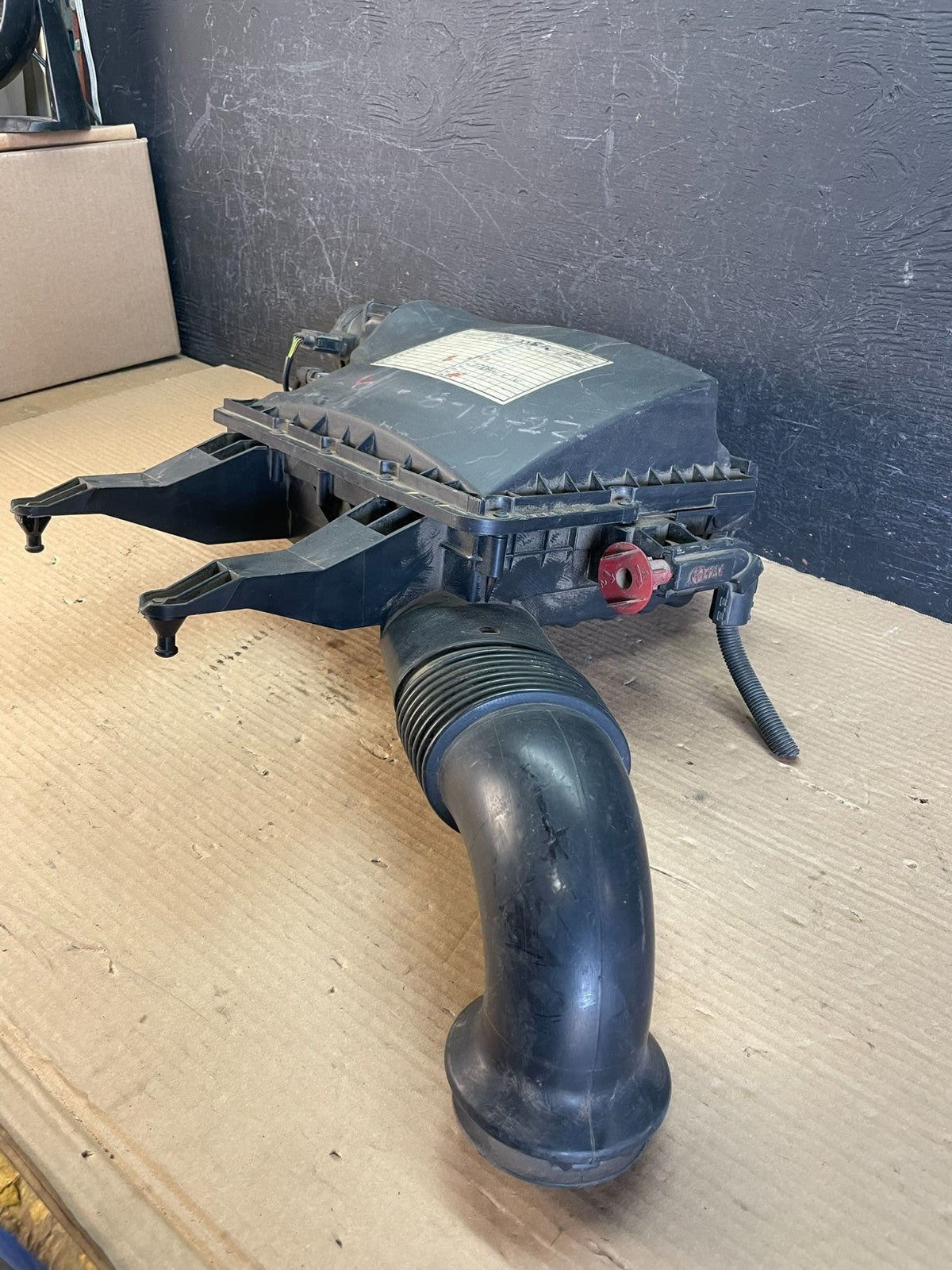 2010 to 2018 Mercedes-Benz Sprinter 2500 3.0L Air Cleaner Box AF3496 DW2