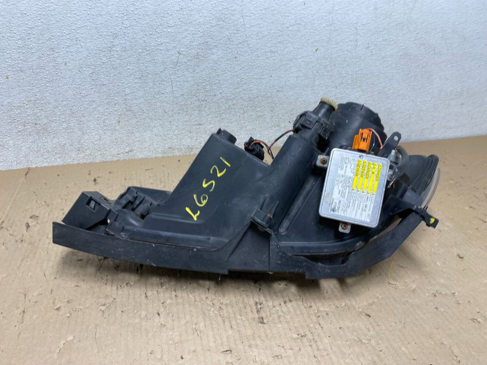 XENON 2004 to 2009 Mazda 3 Sedan Right Passenger Rh Side Headlight L6521 DW14