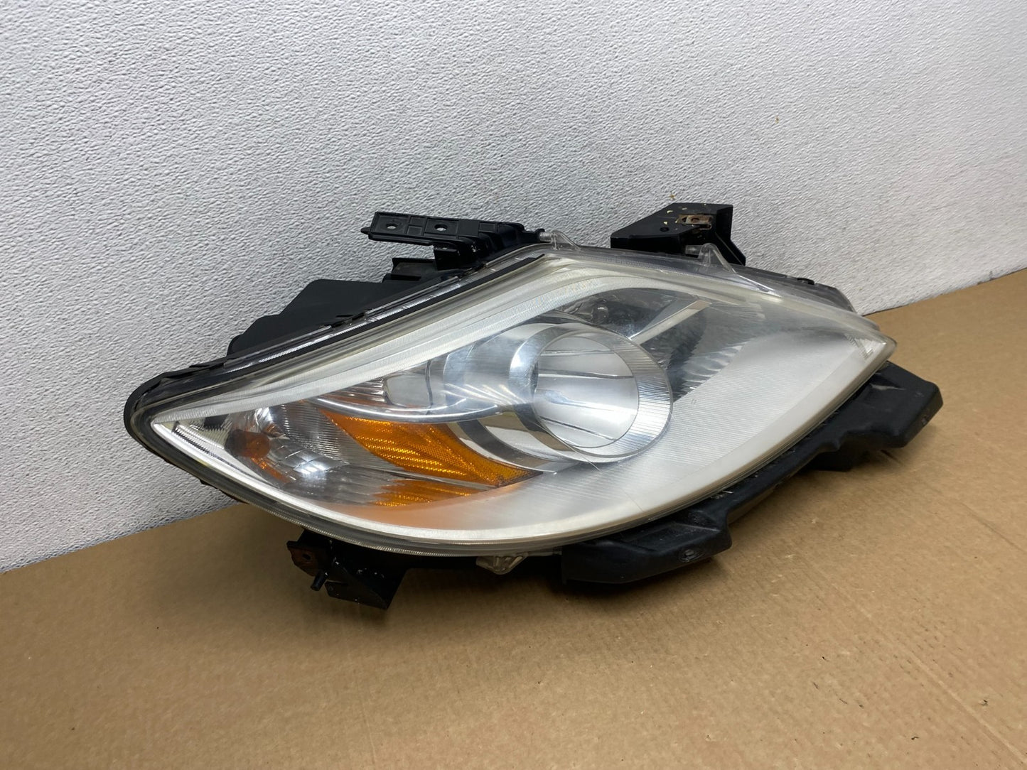 2010 - 2012 Mazda Cx9 Cx-9 Right Passenger RH Headlight Halogen AG1980 DW2