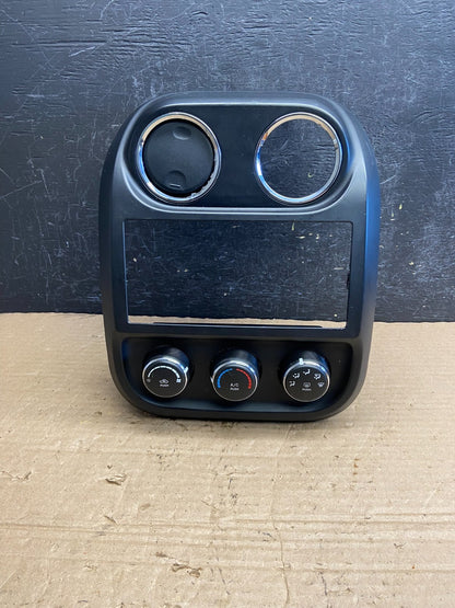 2011 to 2017 Jeep Compass Dash Climate Temperature Control Radio Bezel AF2237 DW0