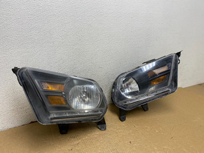 2005 to 2009 Ford Mustang Left+Right Set Side Black Halogen Headlights AF7430 DG2