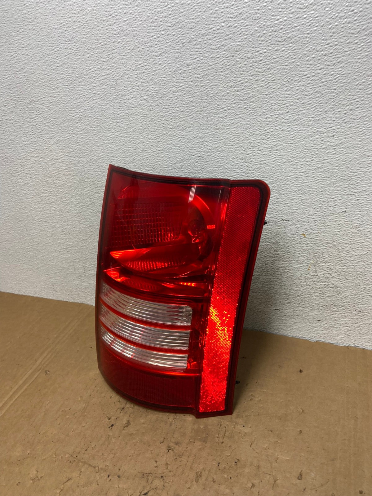 2008 - 2010 Chrysler Town And Country Right Passenger Tail Light AD3262 LK1