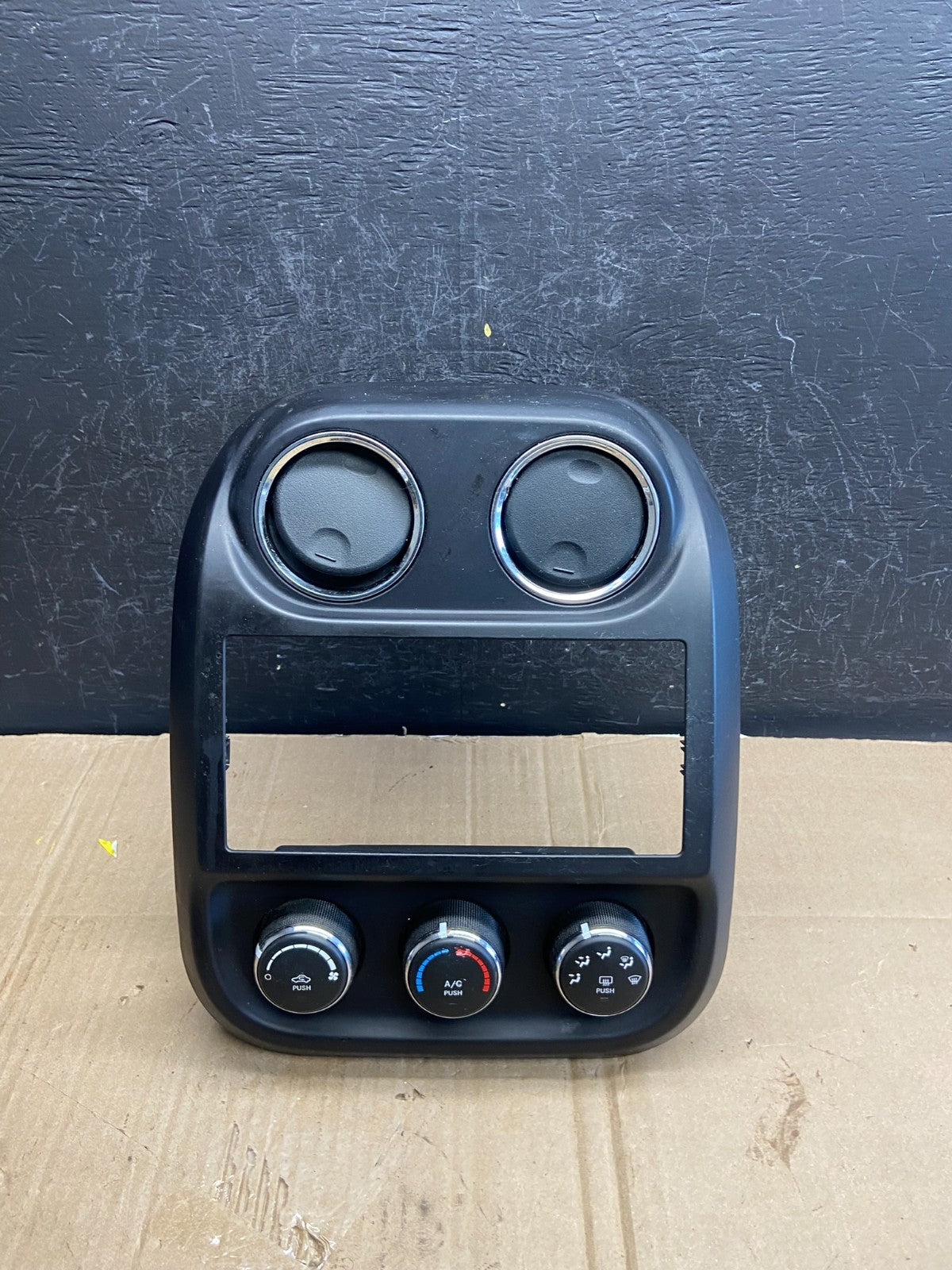 2011 to 2017 Jeep Compass Dash Climate Temperature Control Radio Bezel AD7223 DG0