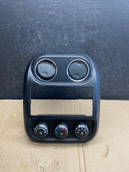 2011 to 2017 Jeep Compass Dash Climate Temperature Control Radio Bezel AD7223 DG0