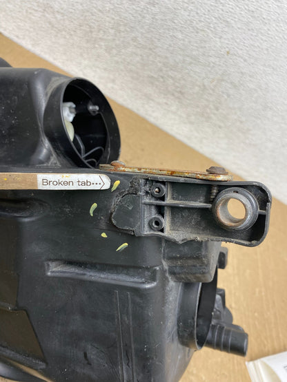 2009 to 2011 Volkswagen Tiguan Right Passenger Halogen Headlight AG1443 DW5