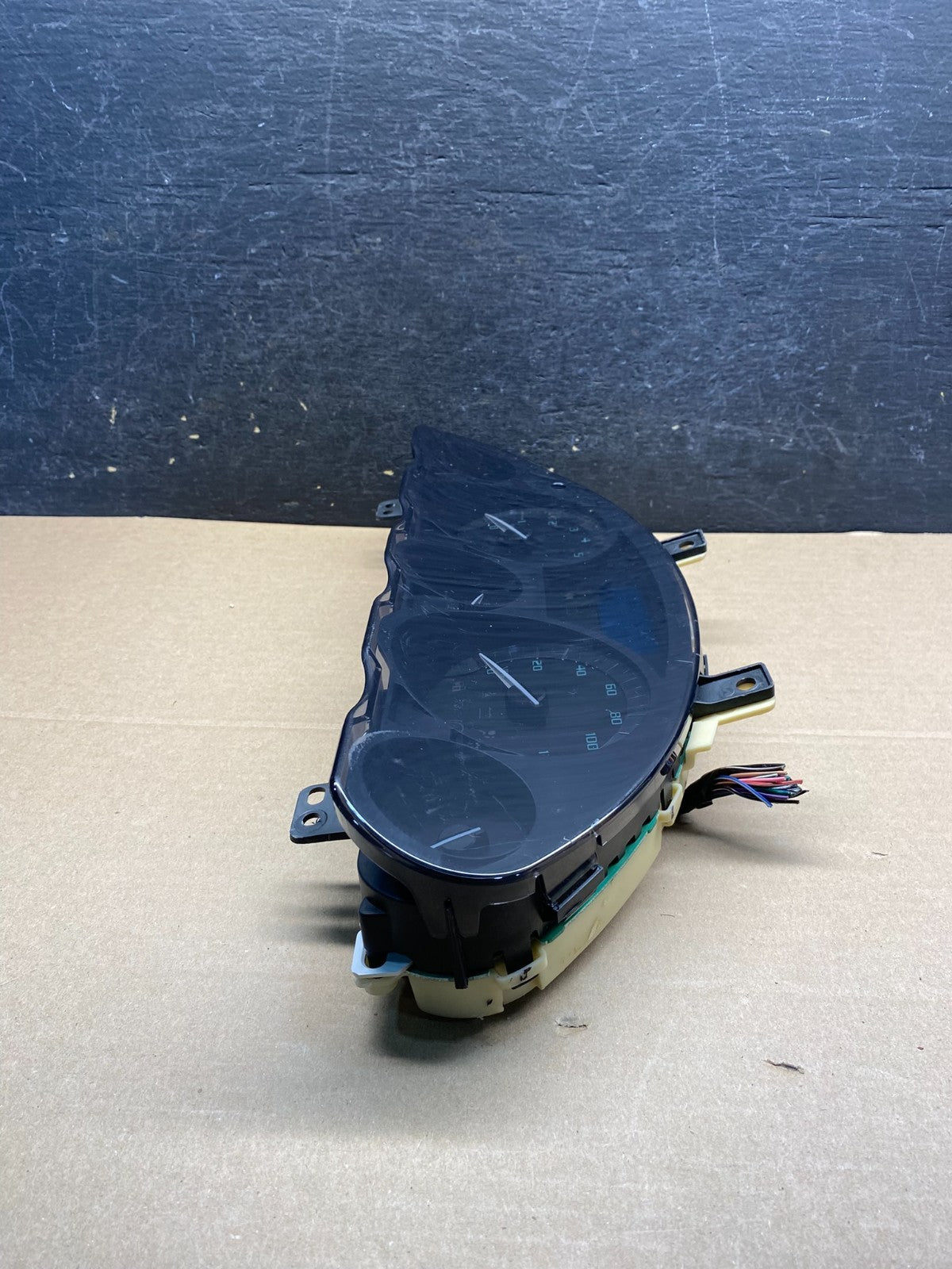 2008 to 2012 Buick Enclave Instrument Gauge Cluster Speedometer AH9735 PS2