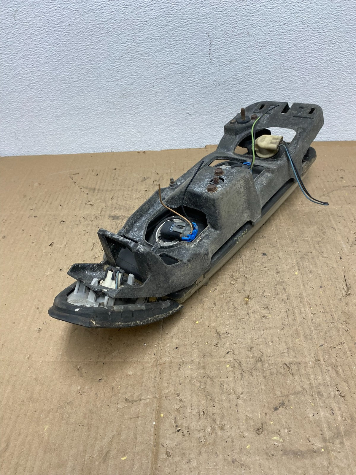1996 to 1999 Pontiac Bonneville Left Driver LH Side Headlight AC0207 DW4