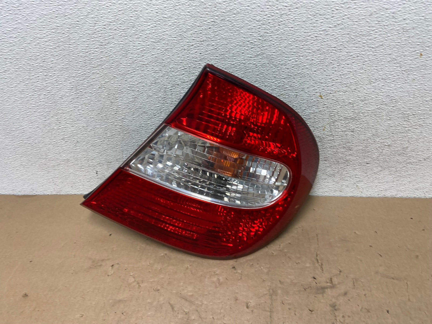 2002 2003 2004 Toyota Camry Tail Light Right Passenger Rh Side AG5504 LK1