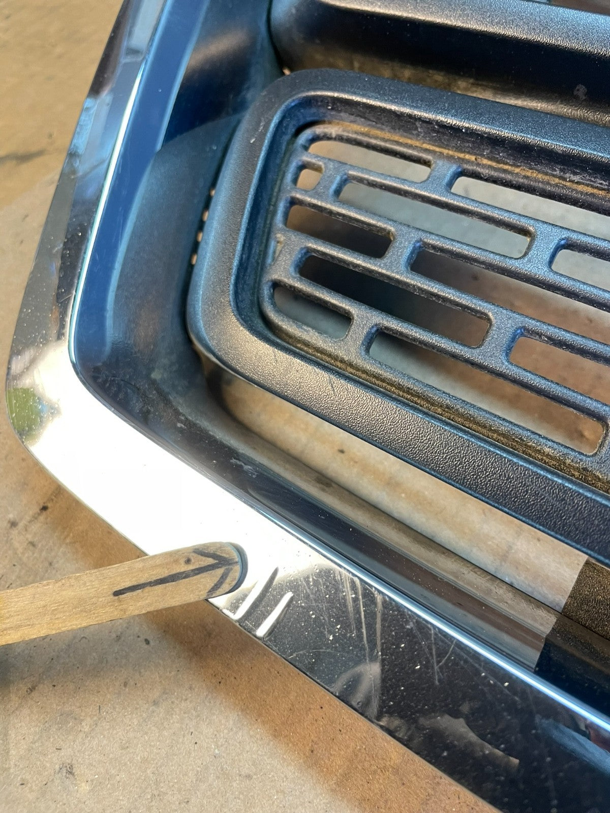 2010 to 2015 Gmc Terrain Front Upper Grill Grille Aftermarket AB7886 DG4