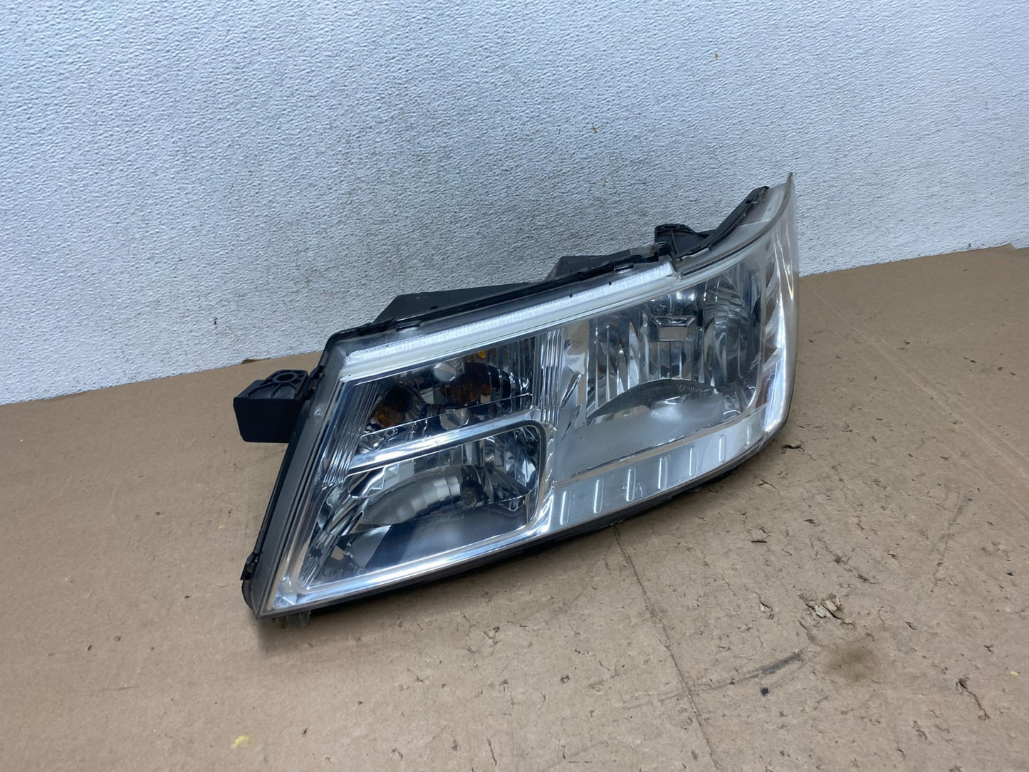 2009 to 2017 Dodge Journey Headlight Left Driver Lh Side Halogen AG5611 DW2