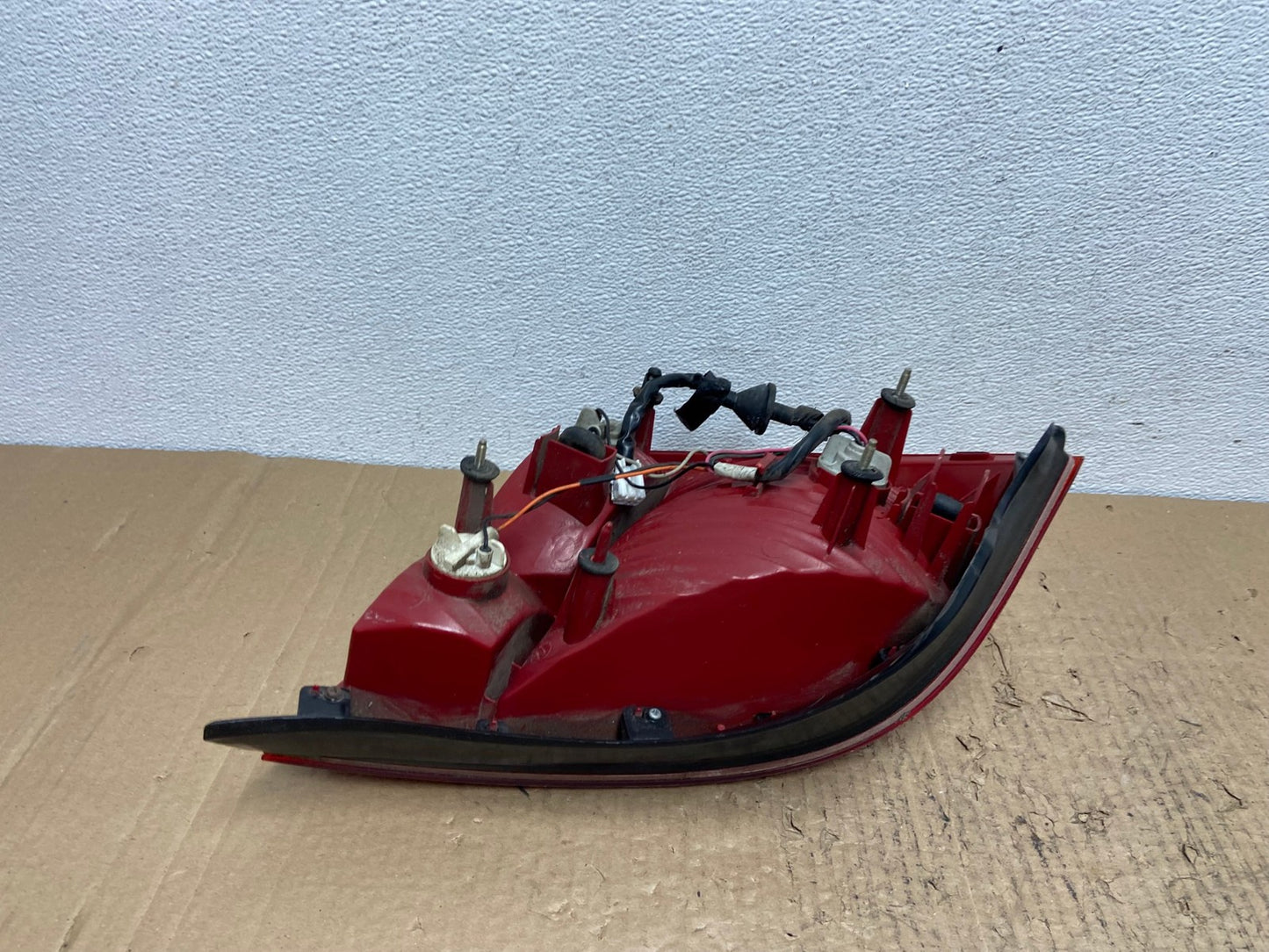 2001 2002 2003 Hyundai Elantra Right Passenger Rh Tail Light AC4155 LK4