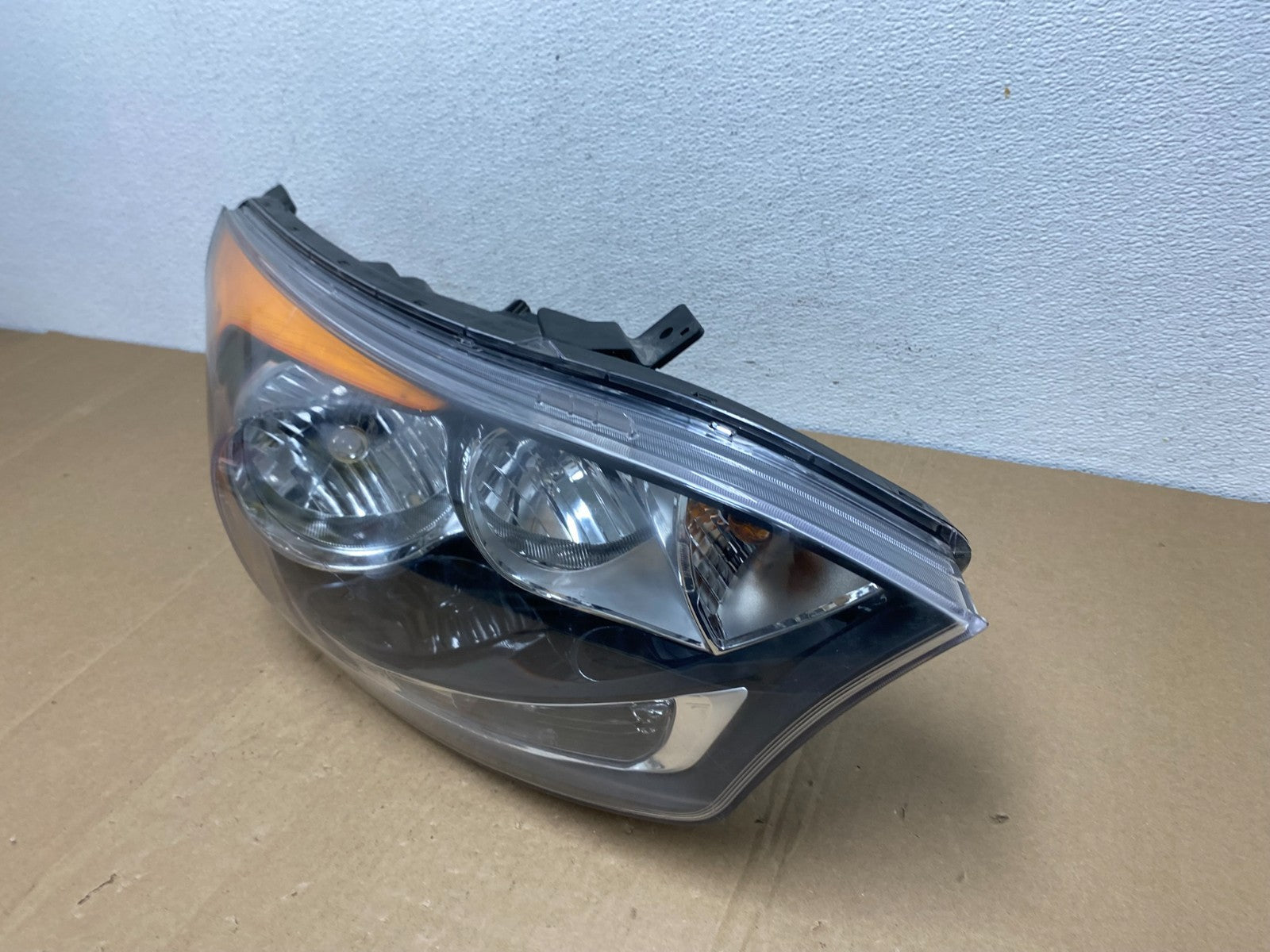 2012 to 2017 Kia Rio Hatchback Right Passenger RH Halogen Headlight AC5627 DW1