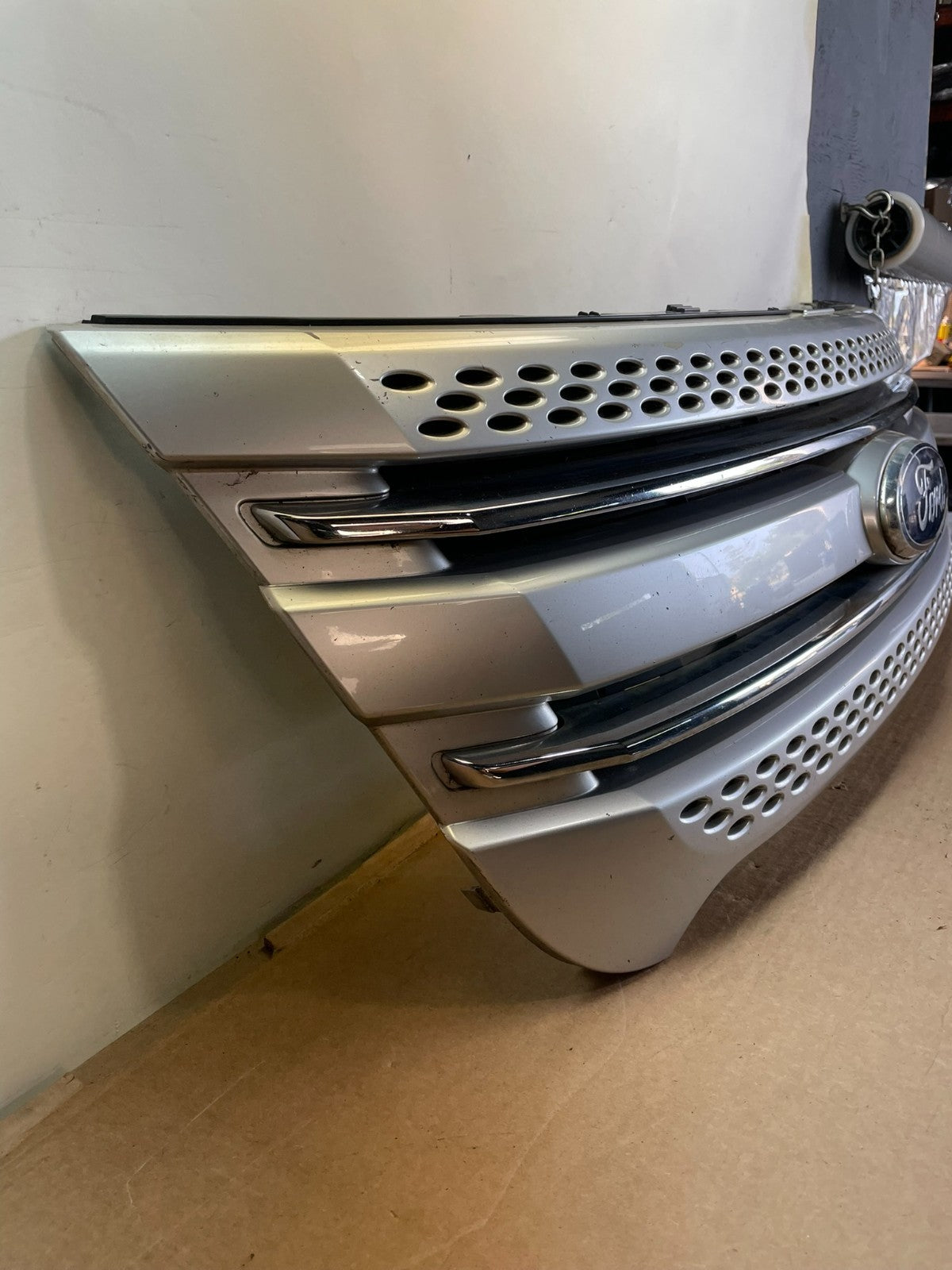 2011 to 2015 Ford Explorer Upper Front Grill Grille AG0919 DG2