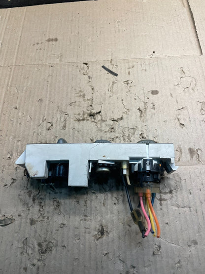 2001 - 2007 GMC Chevrolet Express 1500 Climate Control A/C 15130959 X9997 DG5