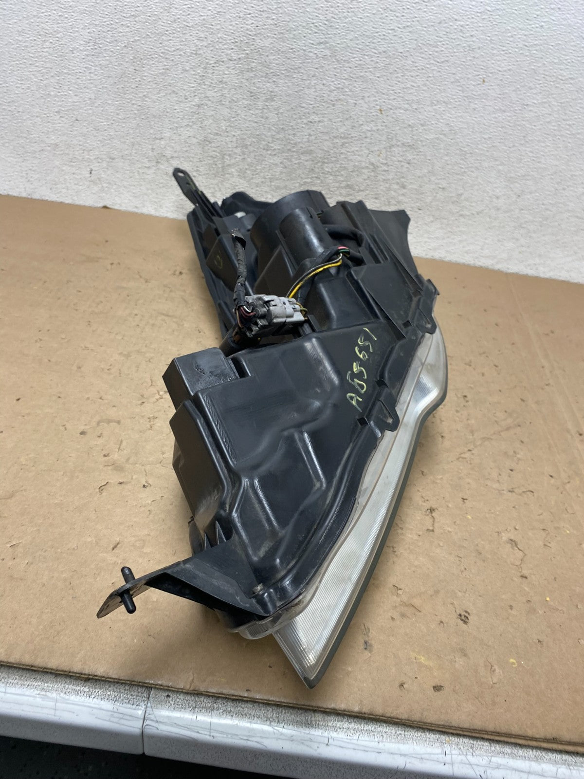 2010-2012 Subaru Legacy Outback Right Passenger Headlight AG5651 DW8