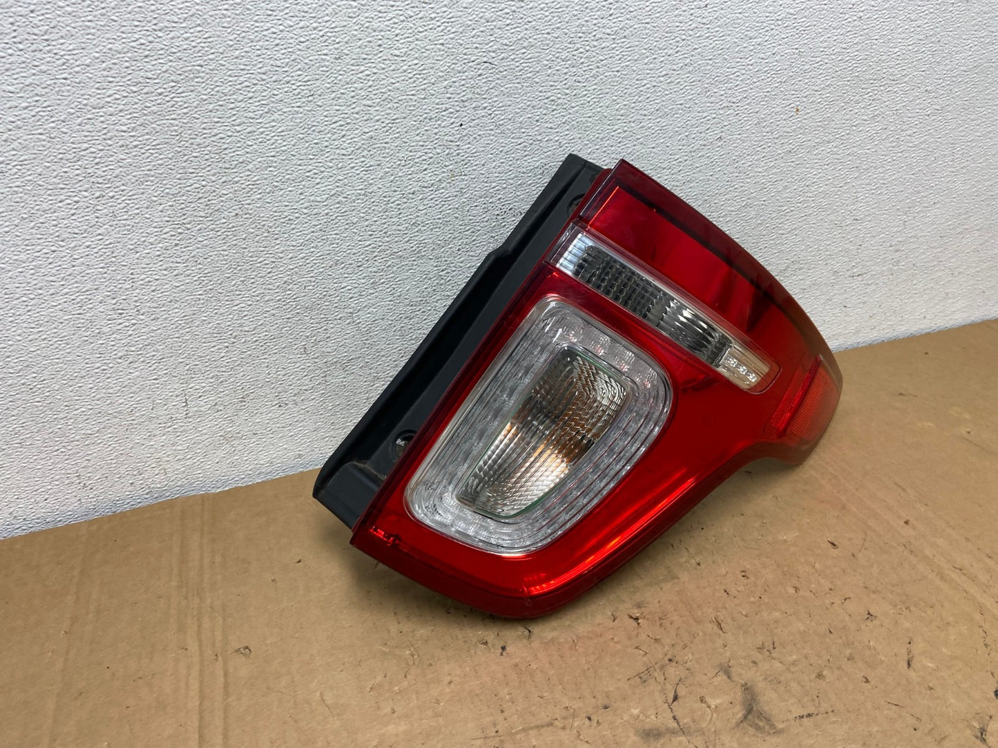 2011-2015 Ford Explorer Police Package Right Passenger Tail light AD3252 LK2