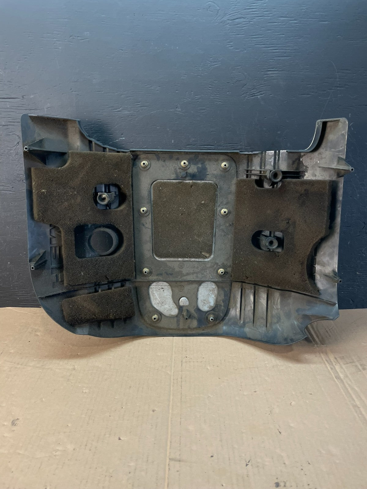 2005 to 2010 Jeep Grand Cherokee 5.7L Hemi Engine Cover Plastic Shield AD8423 DG3