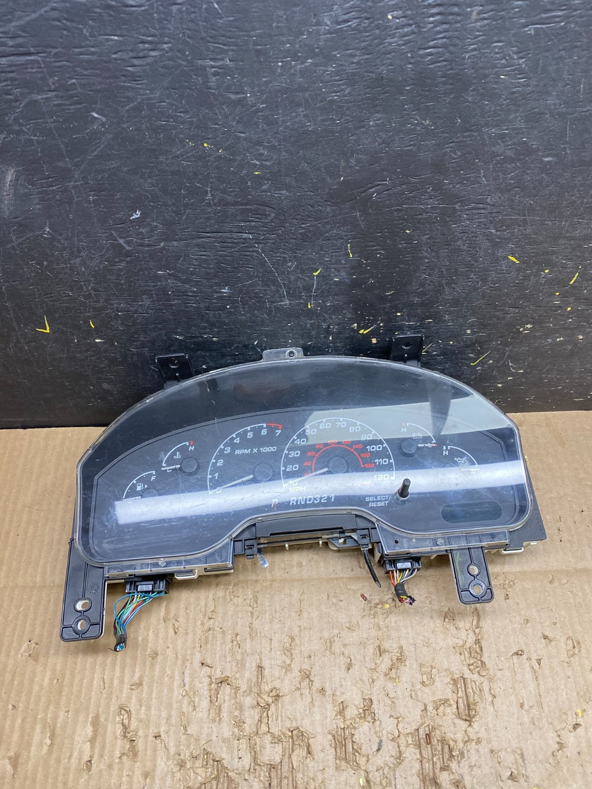 2002 Ford Explorer Speedometer Cluster Gauge OEM v7496 DG0
