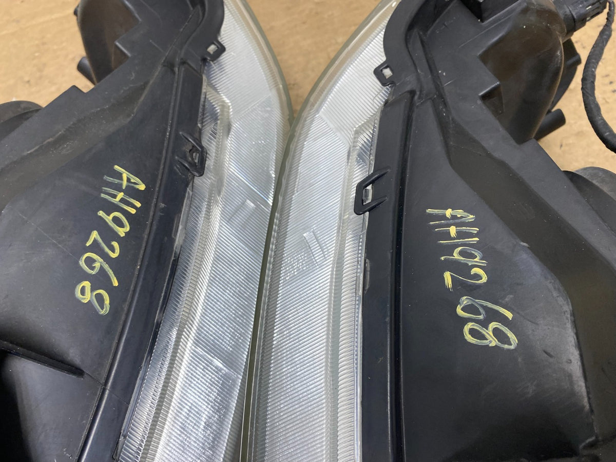 2005 to 2007 Mercury Mariner Left+Right Side Halogen Headlights AH9268 DW10